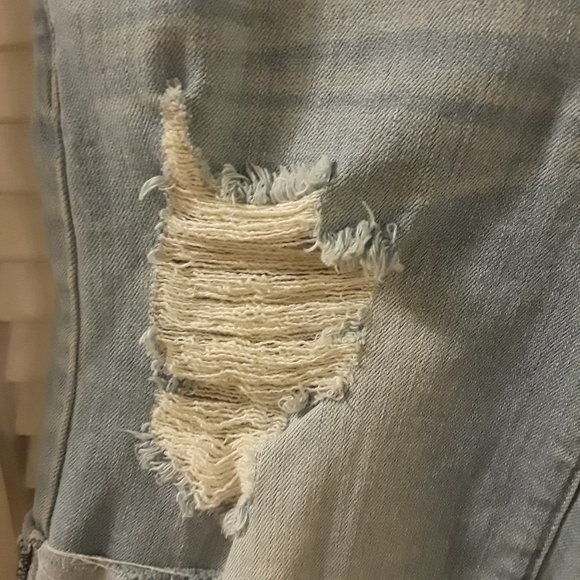 Just USA Womens Jean Shorts Size M Denim Bermuda Distressed Light Wash Mid - Picture 6 of 13